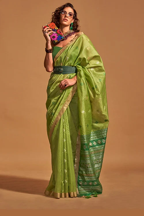 Elegant Handloom Silk Saree with Matching Blouse Piece