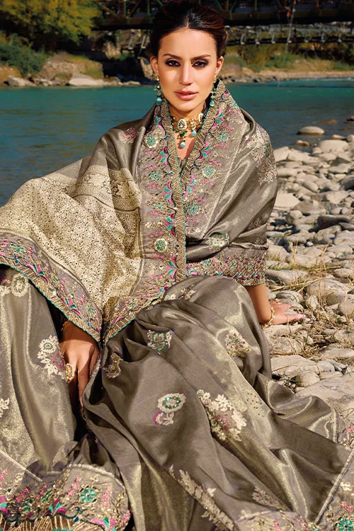 Buy Latest Indian Wedding Designer Saree With Designer Blouse Piece