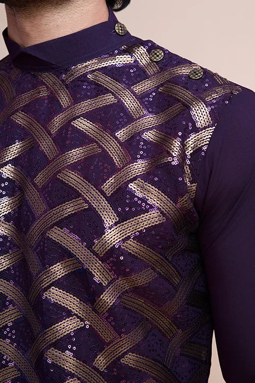 Stylish Purple Men's Kurta With Intricate Thread Detailing