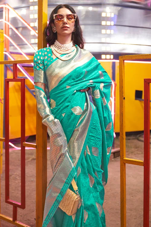 Attractive Handloom Banarasi Silk Wedding Saree